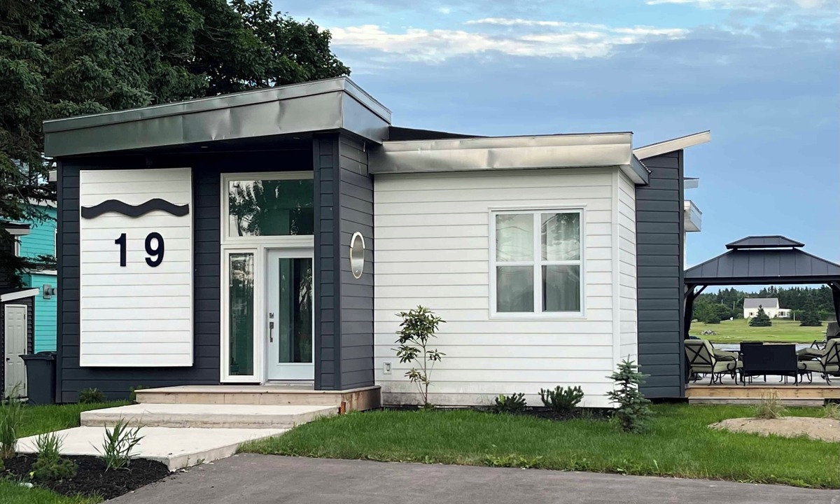 Shediac Bridge Cottage | Water Front Home Shediac Bridge 4 Star