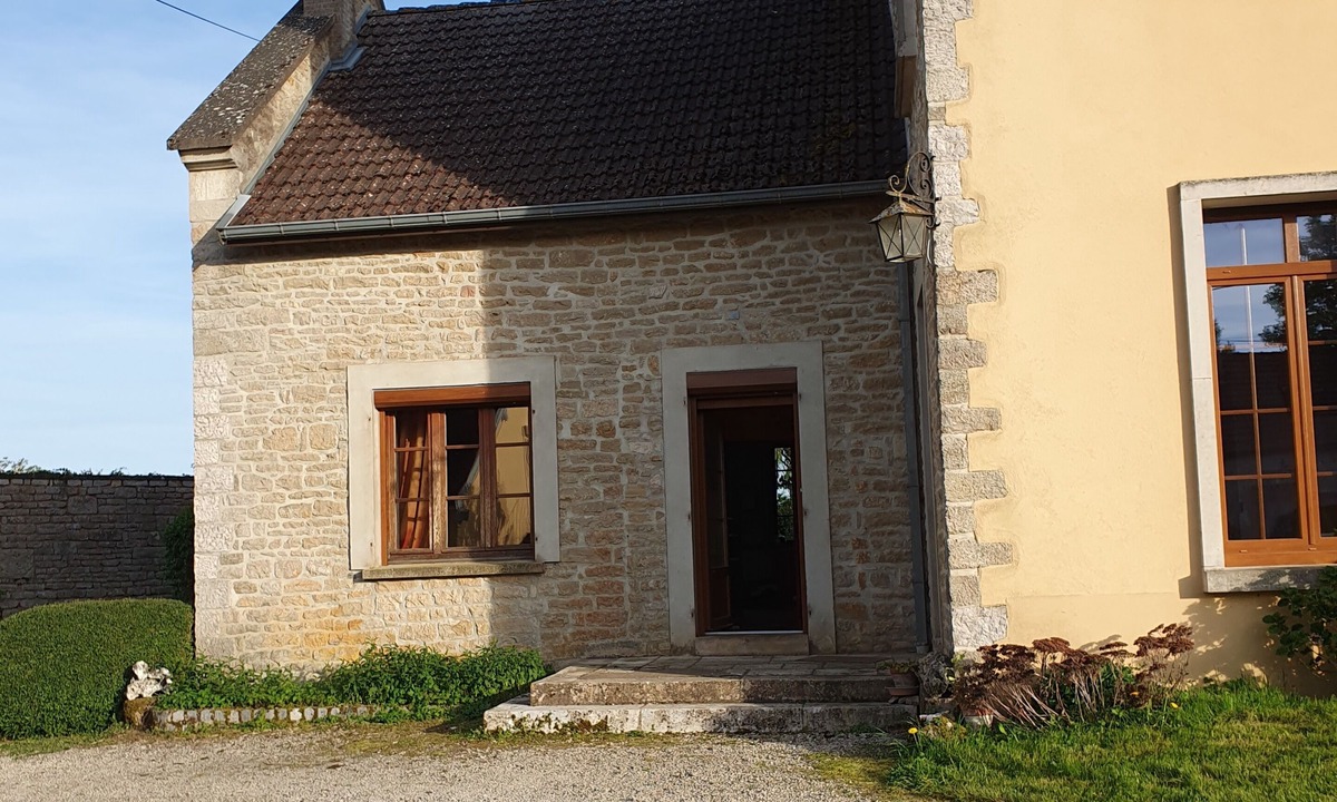 Gissey-le-Vieil House | Burgundy stone house