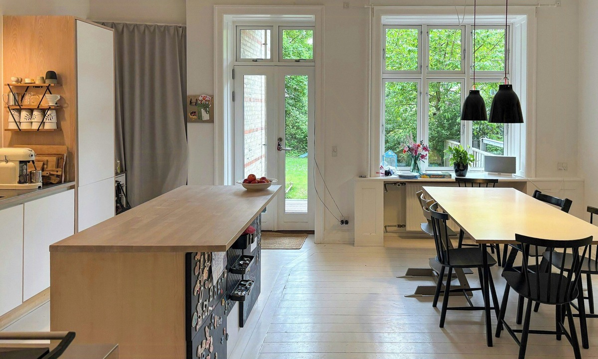 Frederiksberg C Apartment | Bright flat with courtyard and balcony, Copenhagen