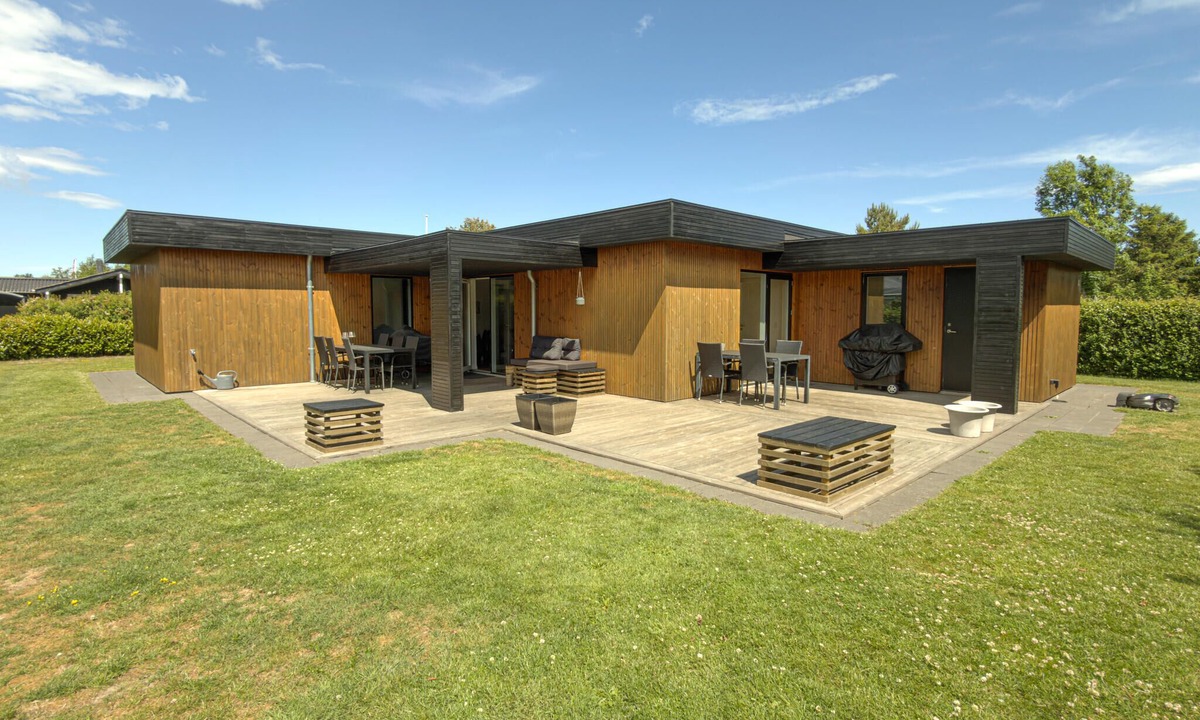 Grena Strand House | Amazing home in Grenaa with WiFi