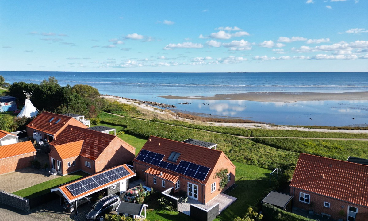 Frederikshavn Villa | Amazing villa on the beach near palms the city