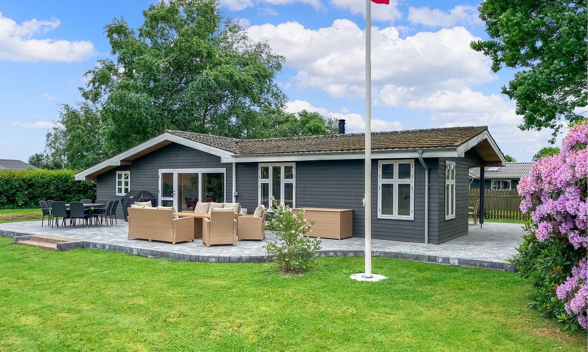 Egense House | Gorgeous home in Storvorde with WiFi