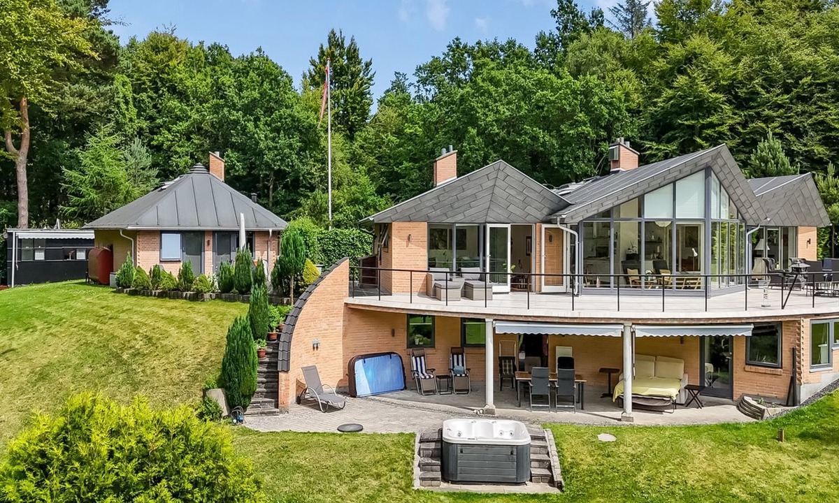 Lyngsbæk Strand House | "Berenice" - 500m from the sea by Interhome