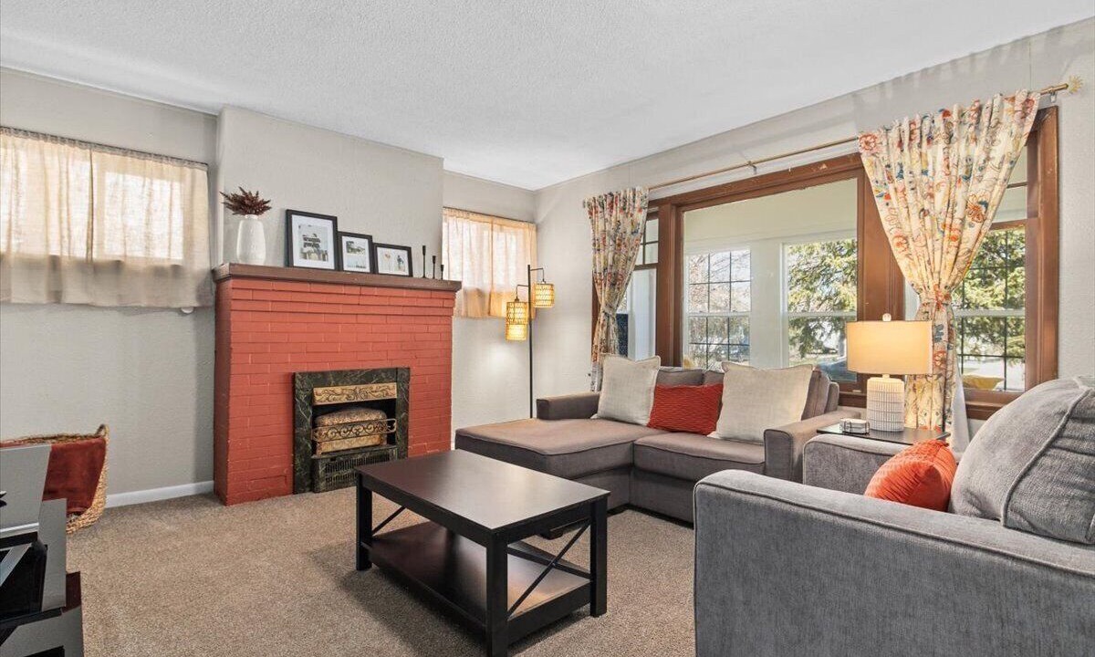 Central - Terry House | Cozy Downtown Billings - Main Level