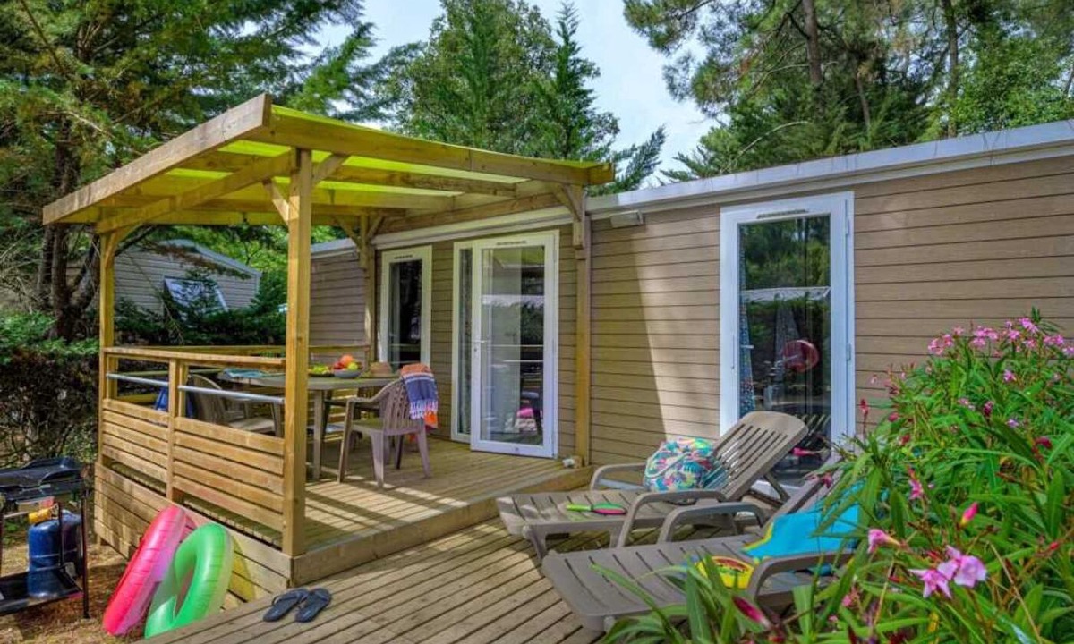 Saint-Hilaire-de-Riez House | Camping 4 étoiles - Piscine - efbdfc