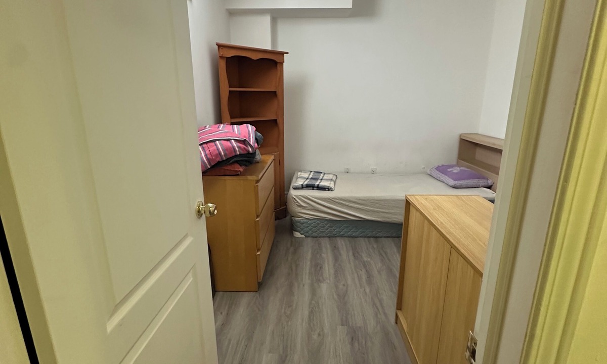 Oshawa Bed & Breakfast | Private Room Near Ontario Tech
