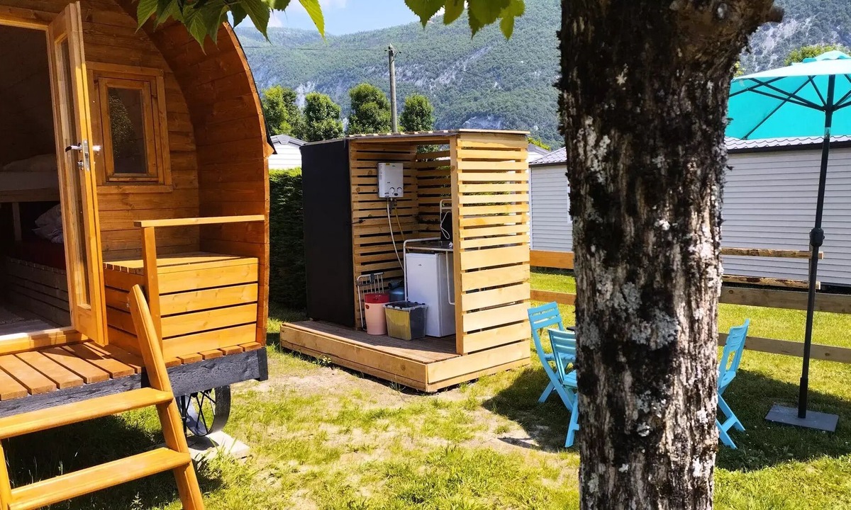 Novalaise Cabin | 3-person caravan