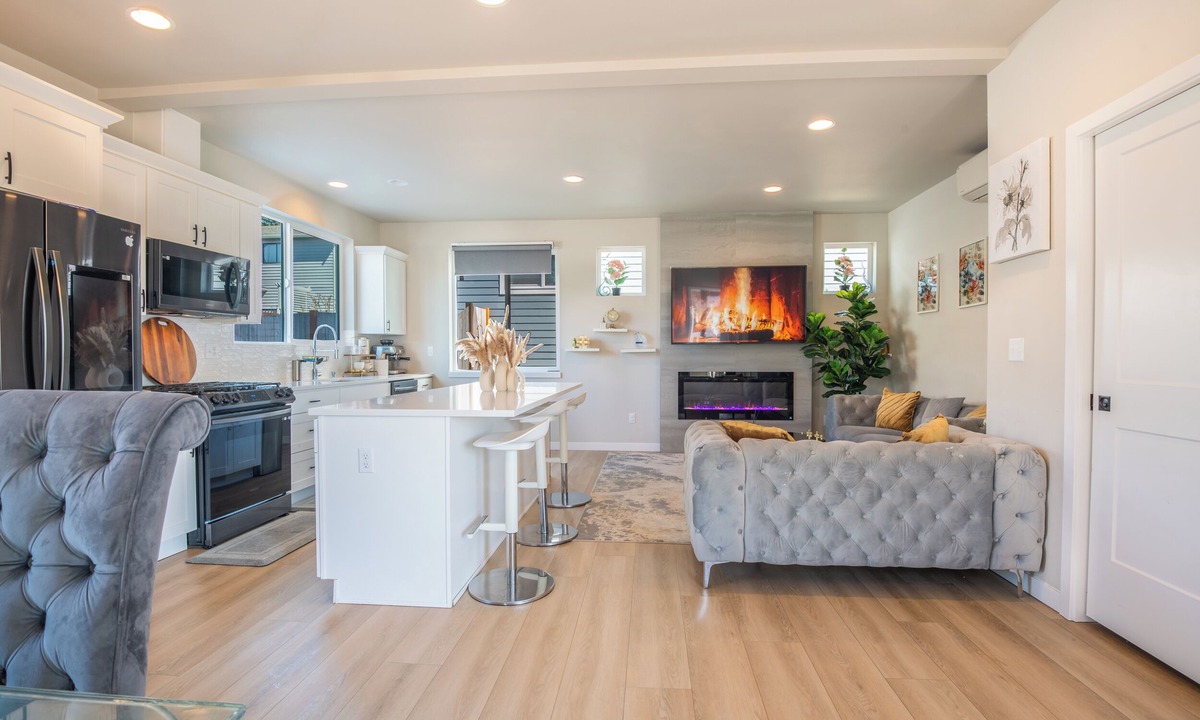 Paine Field-Lake Stickney House | Utopia Luxury Stay - Lynwood