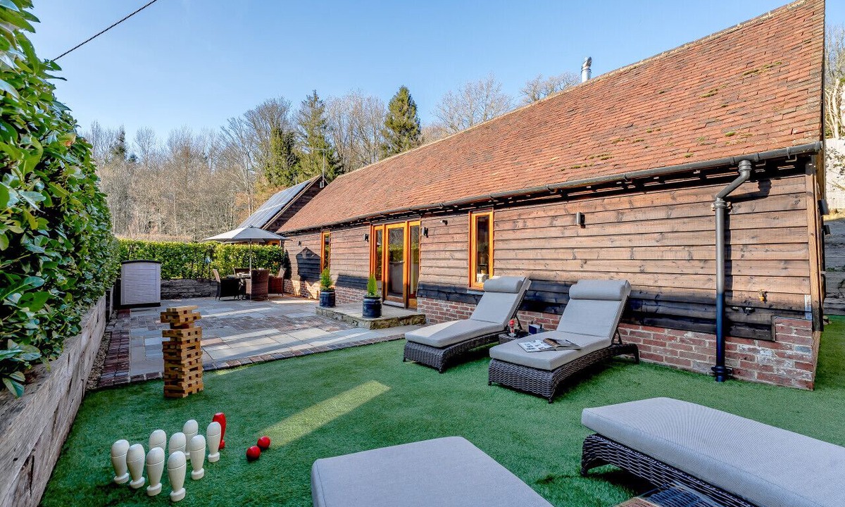 Stonegate House | Little Bewl Bridge Stable