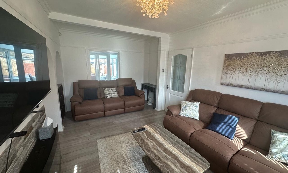 Northampton Apartment | The Open Haven Modern House