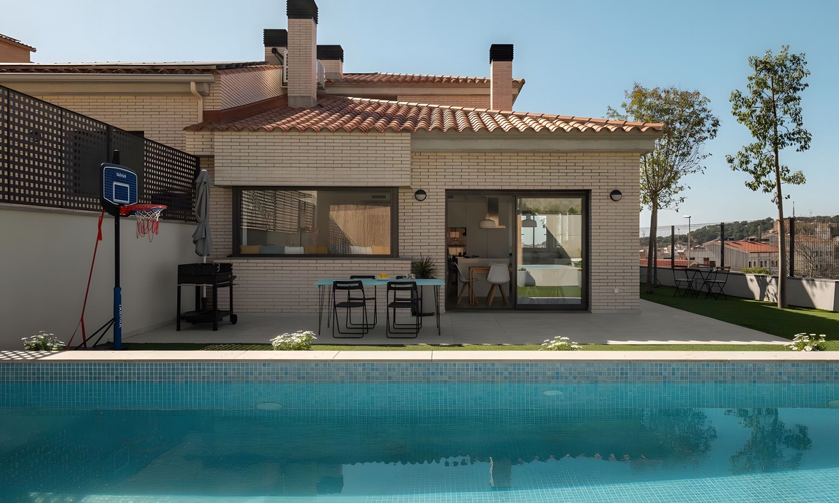 Canet de Mar Villa | Villa 'Gisela' with Sea View, Wi-Fi and Air Conditioning
