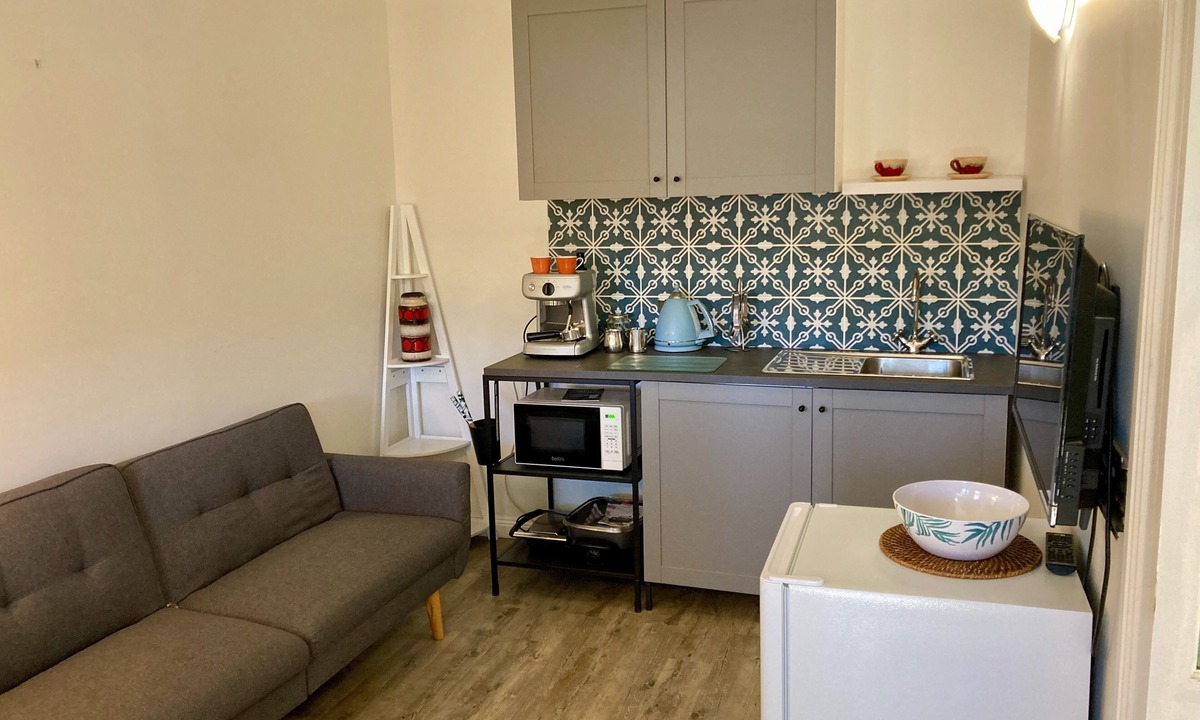 Lithgow Cottage | Private, self contained, guest quarters.