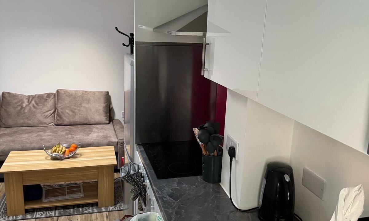 Whitefoot Apartment | Bromley Bliss Apartment - Central Location