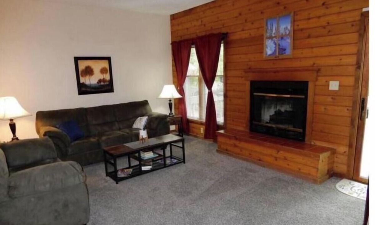 East Stroudsburg House | Poconos Dream House