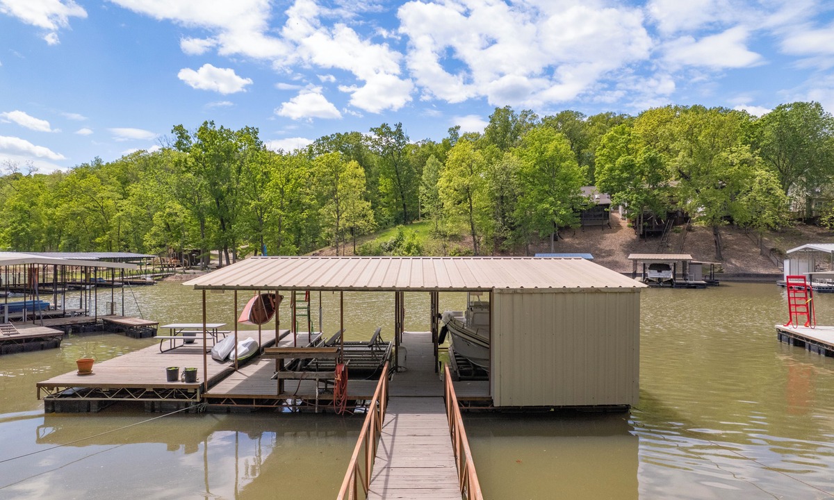 Camdenton House | Moss Hollow - Four bedroom house in quiet cove!