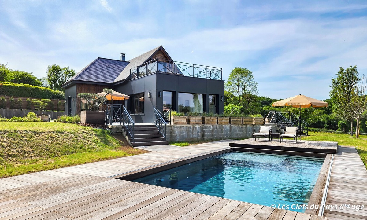 Vieux-Bourg Villa | Magnificent Villa with swimming pool for 12 people in the Pays d'Auge