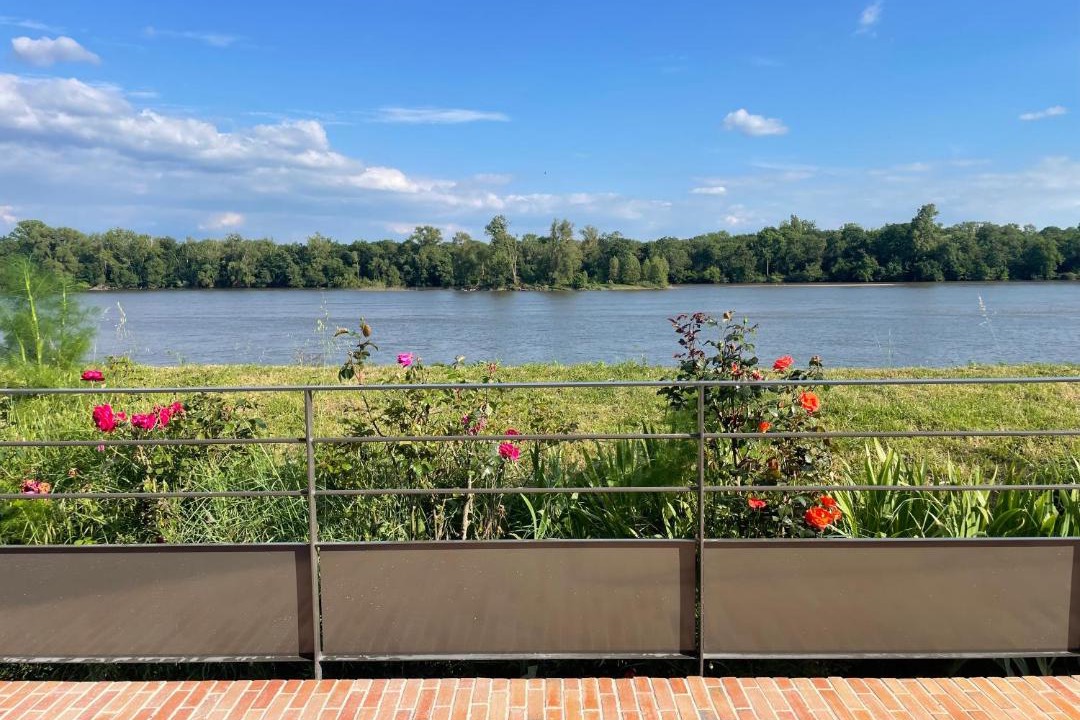 La Chapelle-sur-Loire House | Chambres privées au dessus du restaurant