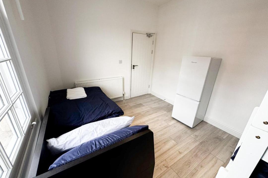 Brent House | 149 budget guesthouse