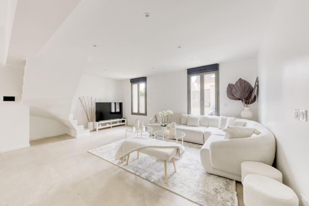 Le Plessis-Bouchard Villa | Somptueuse Home