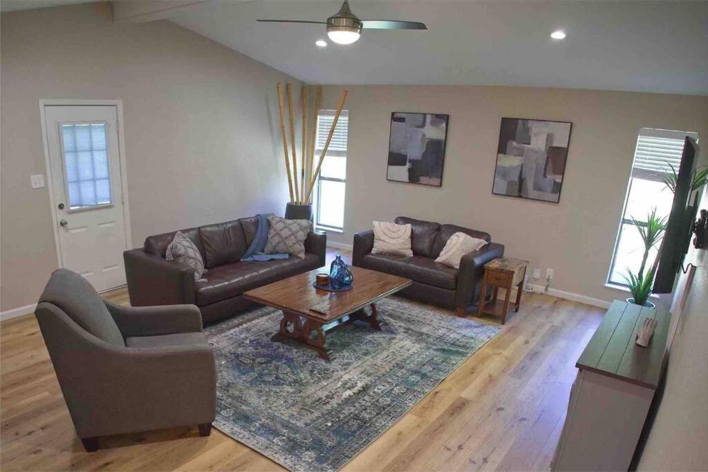 Celina House | Tranquil Retreat: 3BR Haven near Celina Sq