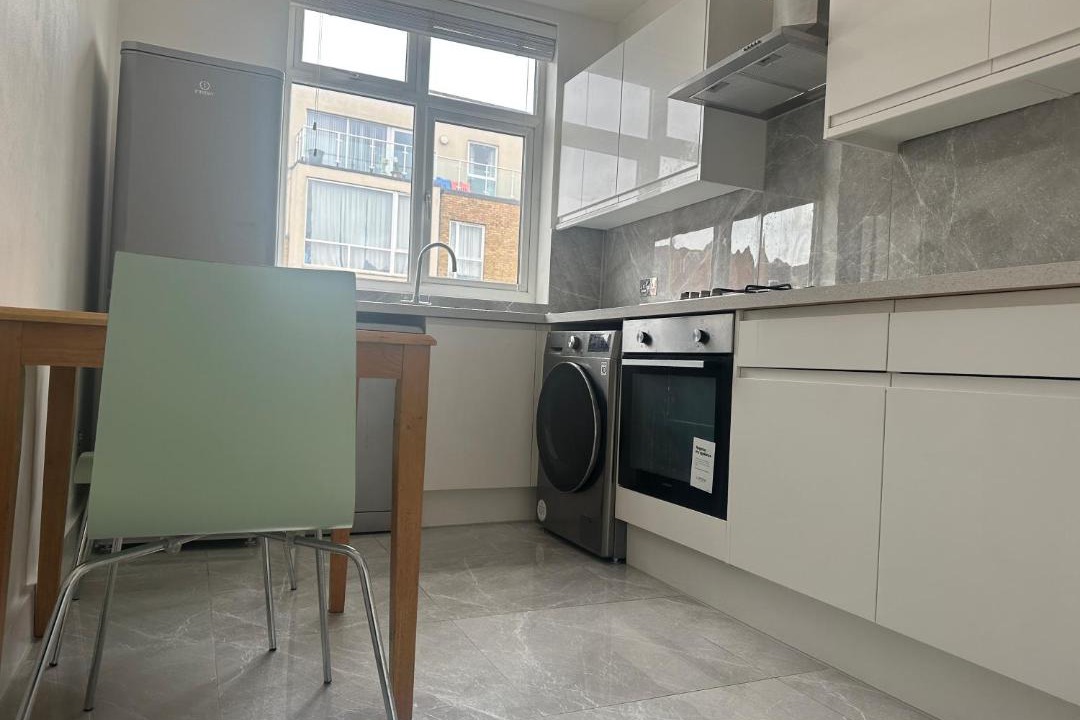 Graveney Apartment | Hidden Island