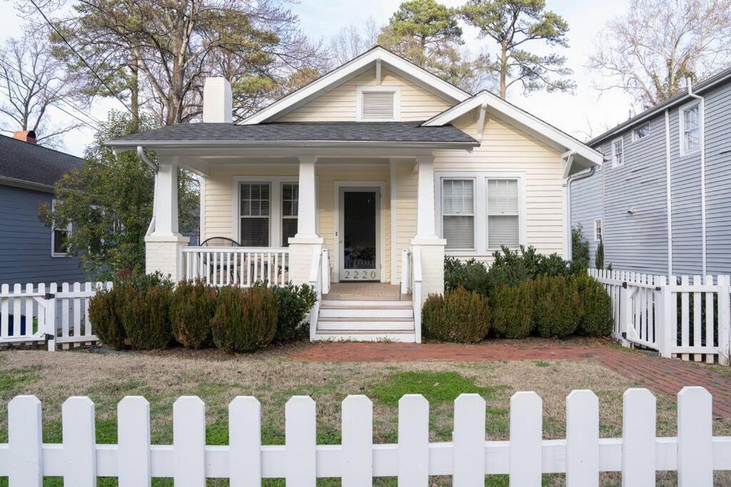 Southwest Raleigh House | Spacious, Central & Comfy Gem ~ Backyard ~ Parking
