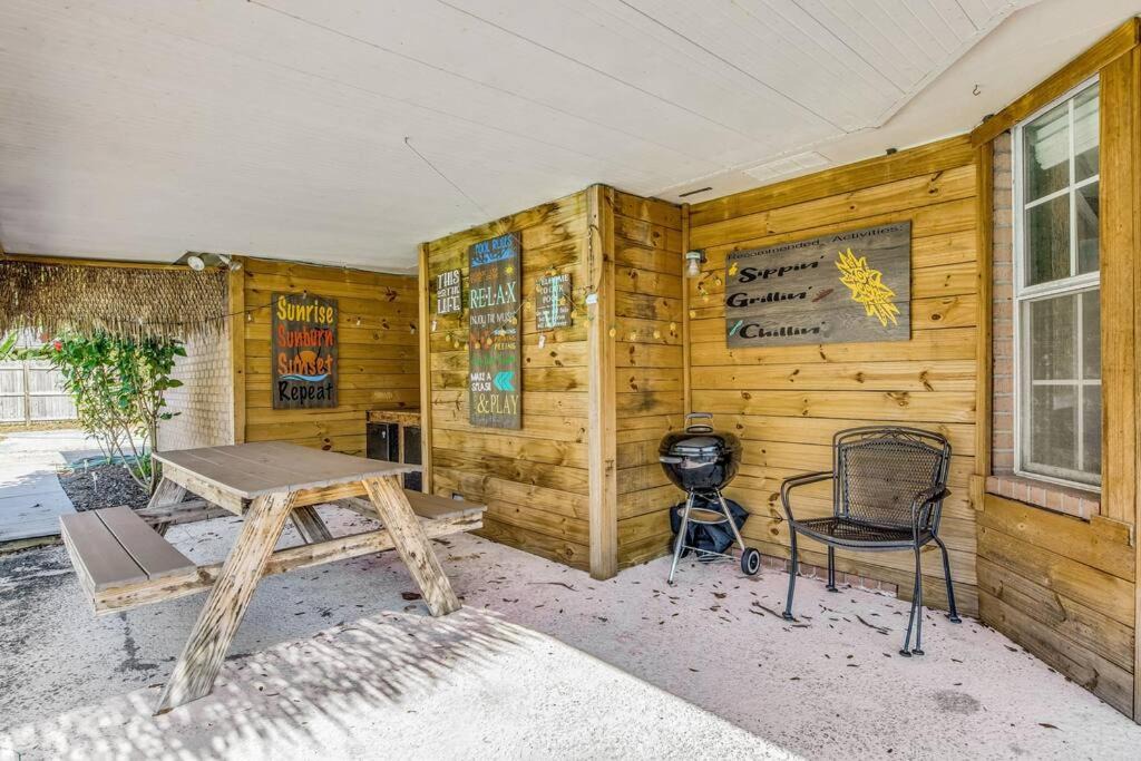 Gulf Breeze Villa | The Tipsy Tiki