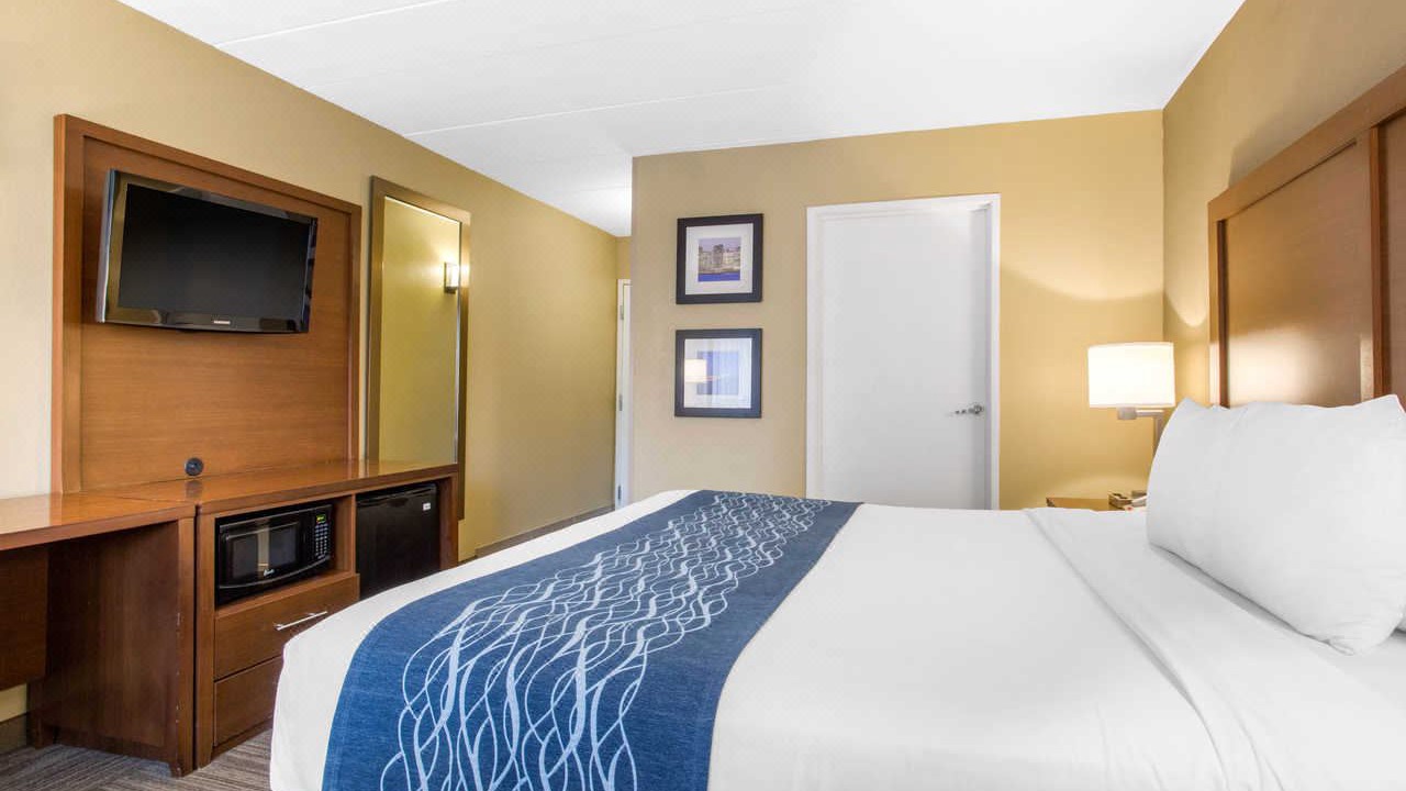 Photo of Bedroom in Edgewater