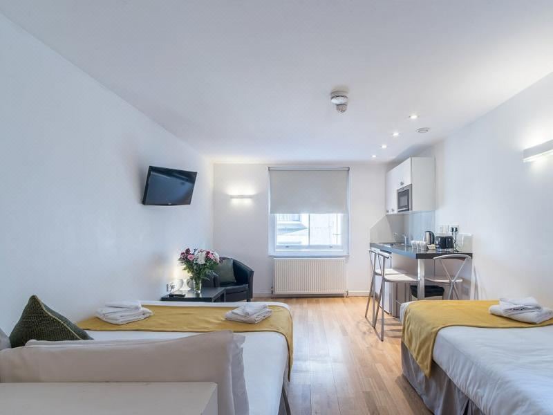 Photo of Livingroom in Lancaster Gate