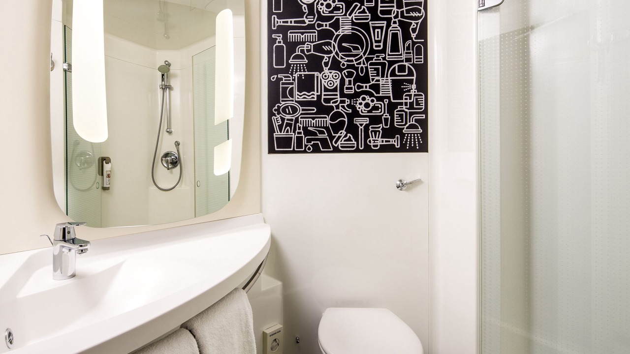 Photo of Bathroom in Borehamwood