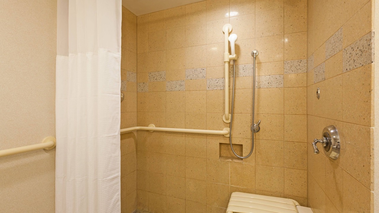 Photo of Bathroom in Downtown Pittsburgh
