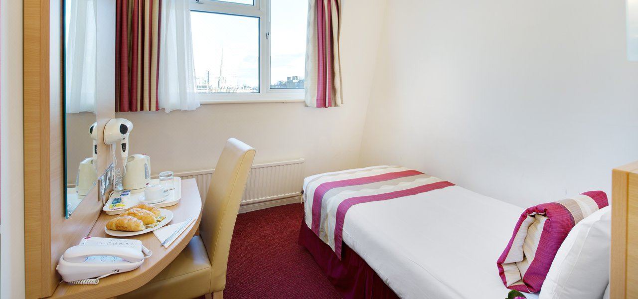 Photo of Bedroom in Lancaster Gate