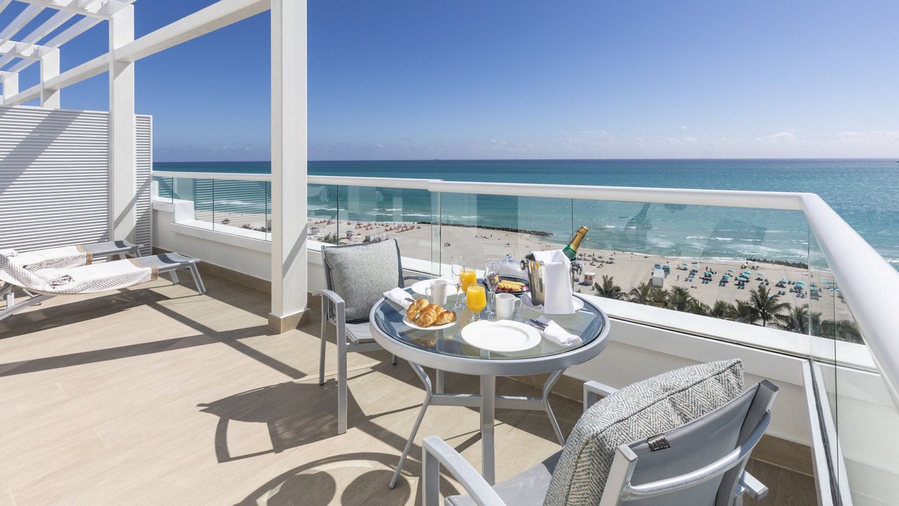 Photo of Patio Balcony in Mid Beach