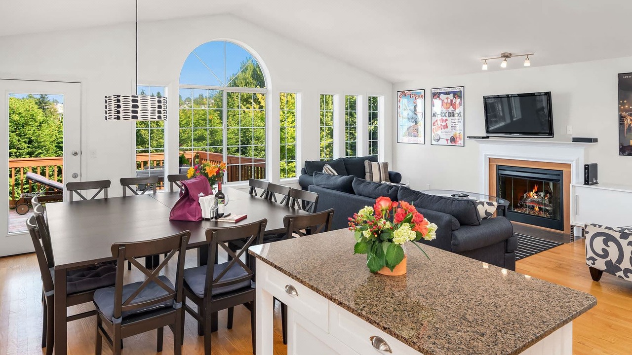Photo of Livingroom in Madrona
