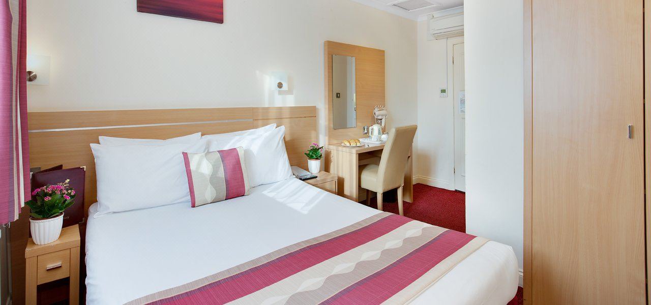 Photo of Bedroom in Lancaster Gate