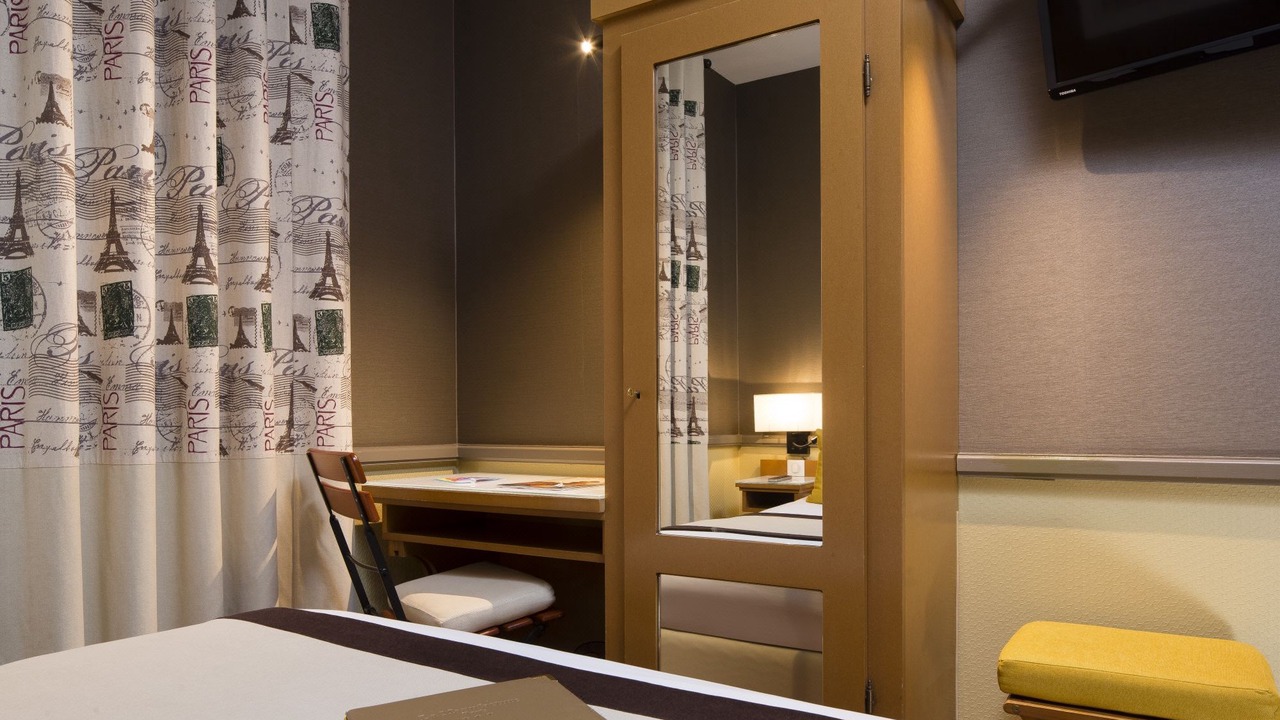 Photo of Bedroom in 13th Arrondissement