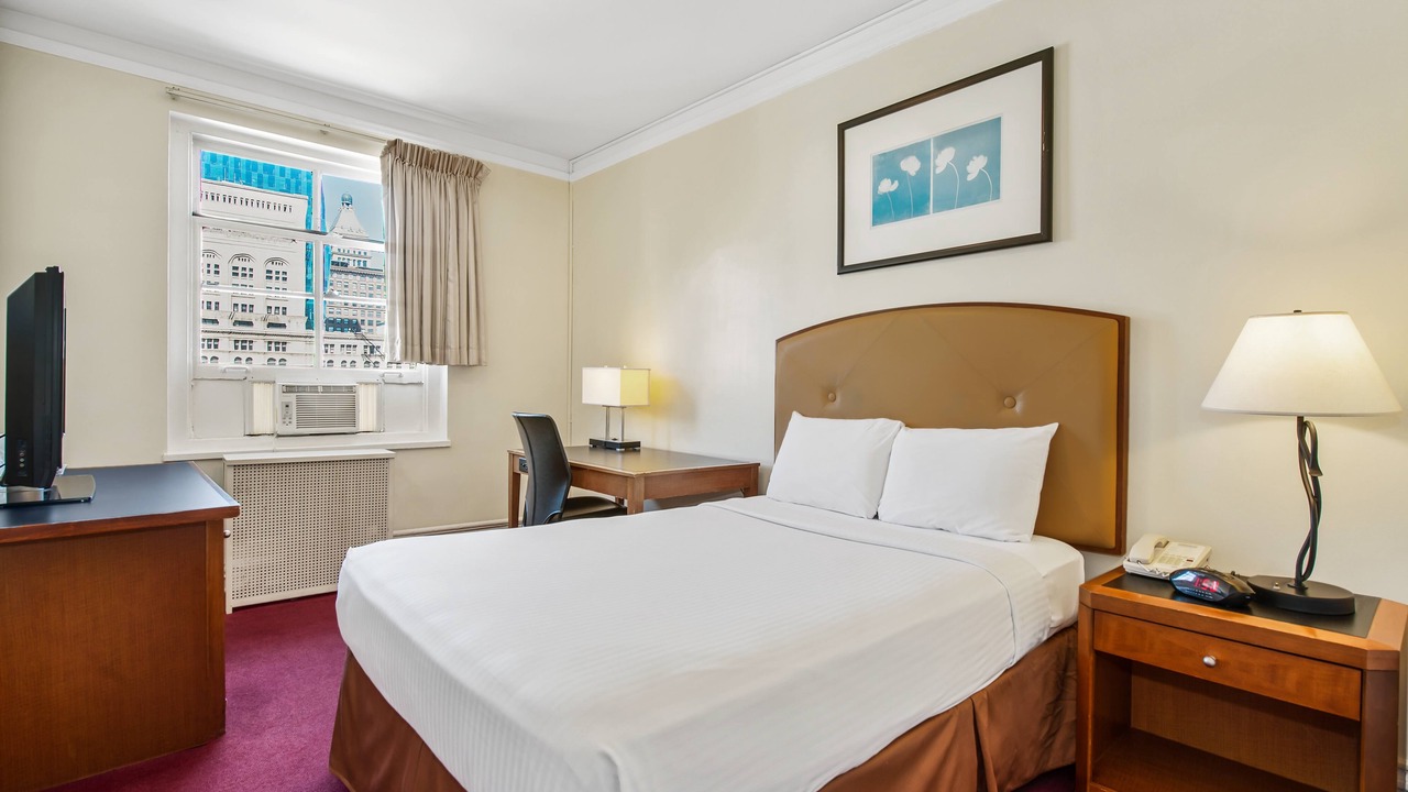 Photo of Bedroom in The Loop