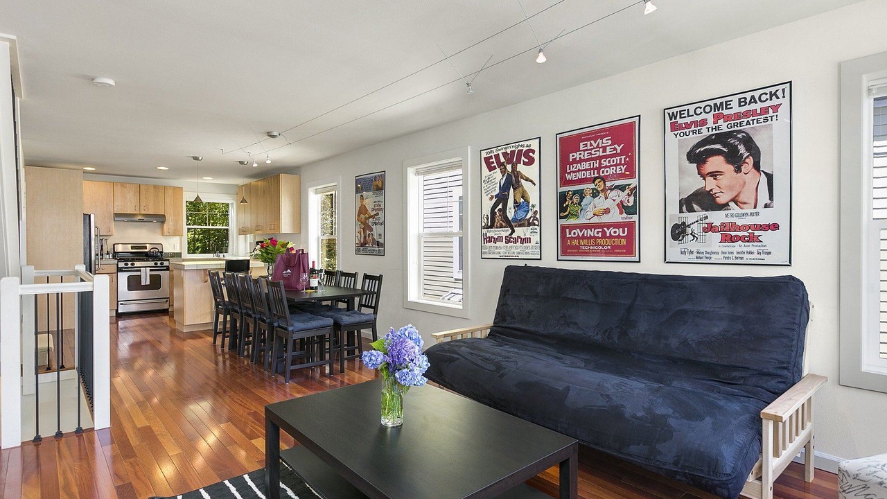 Photo of Livingroom in Madrona