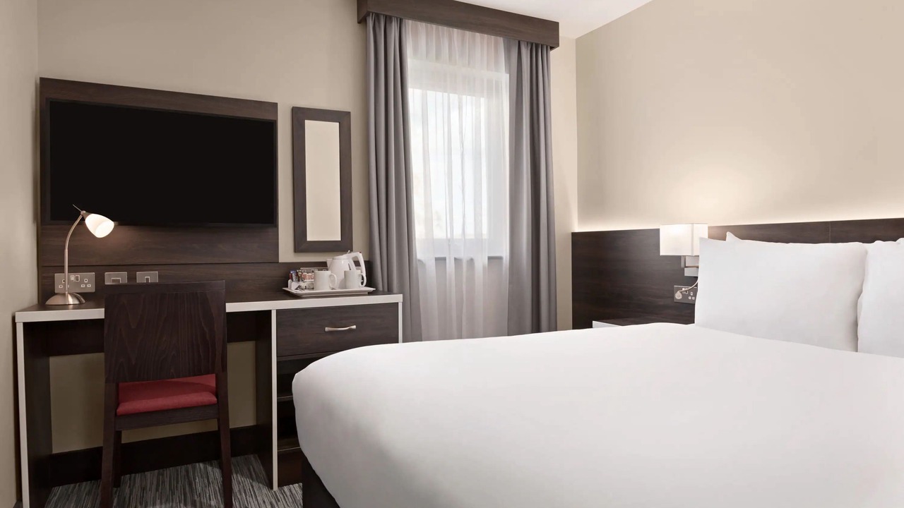 Photo of Bedroom in Cobham