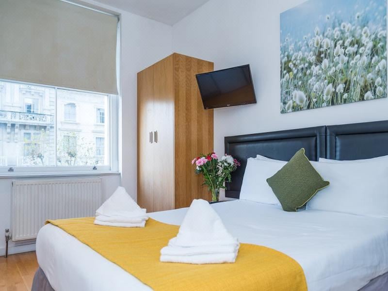 Photo of Bedroom in Lancaster Gate