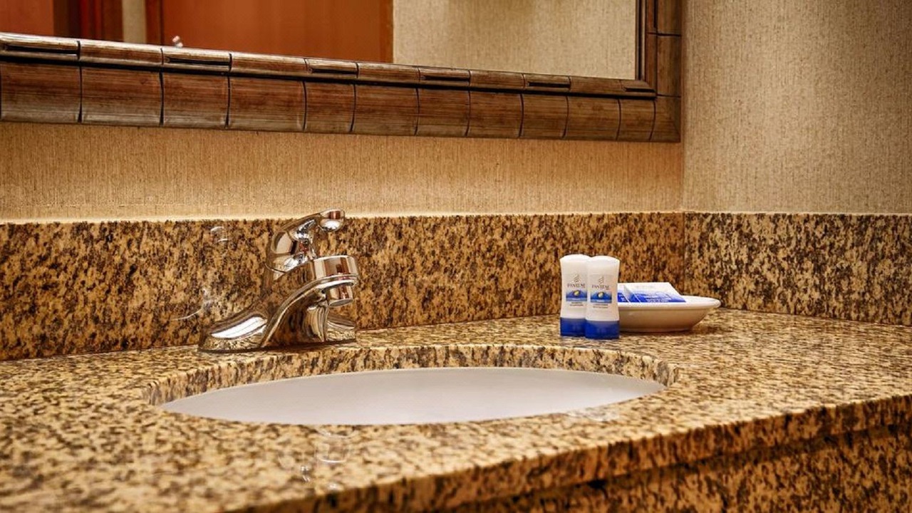 Photo of Bathroom in Coos Bay