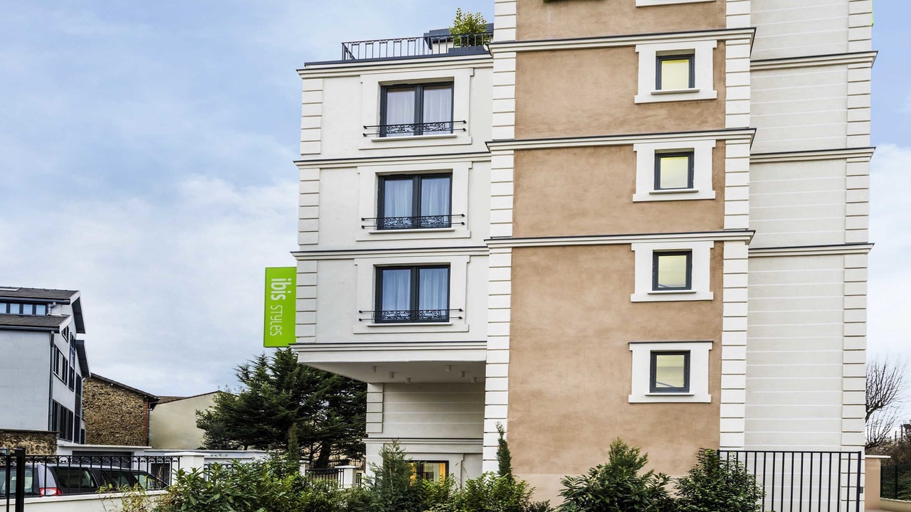 Photo of Buildings in Clamart