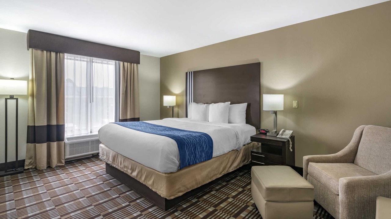 Photo of Bedroom in Sullivan