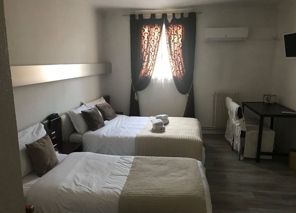 Photo of Bedroom in Entraigues-sur-la-Sorgue