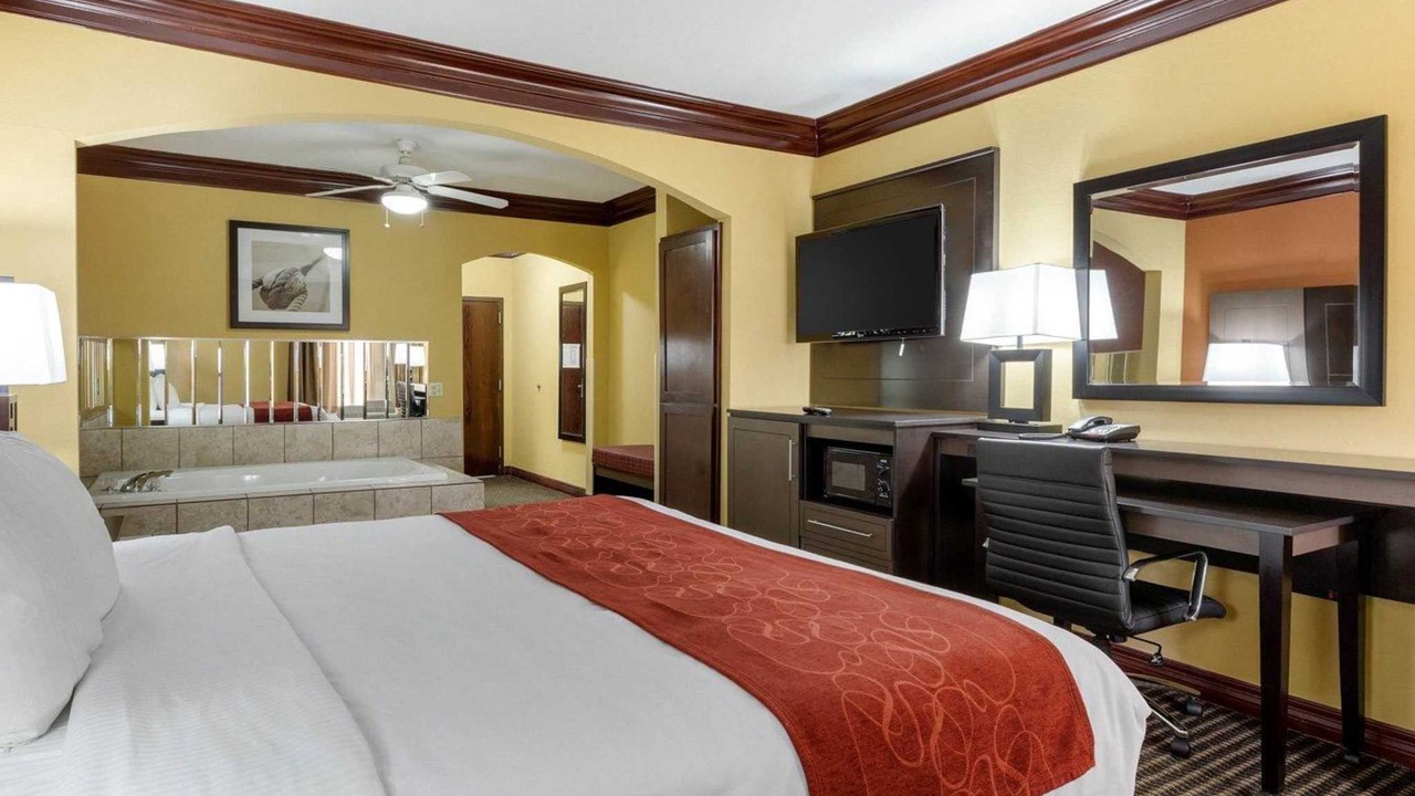 Photo of Bedroom in Lake Jackson
