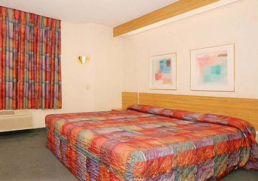 Photo of Bedroom in Salem
