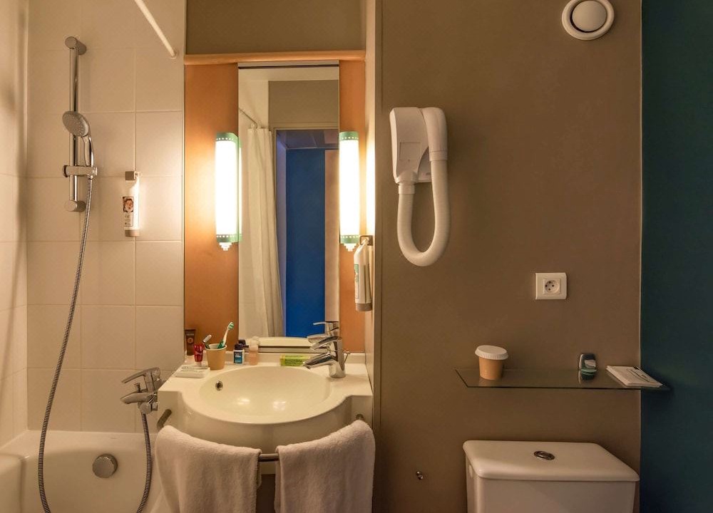 Photo of Bathroom in Saran