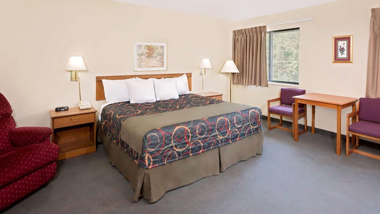 Photo of Bedroom in Boonville