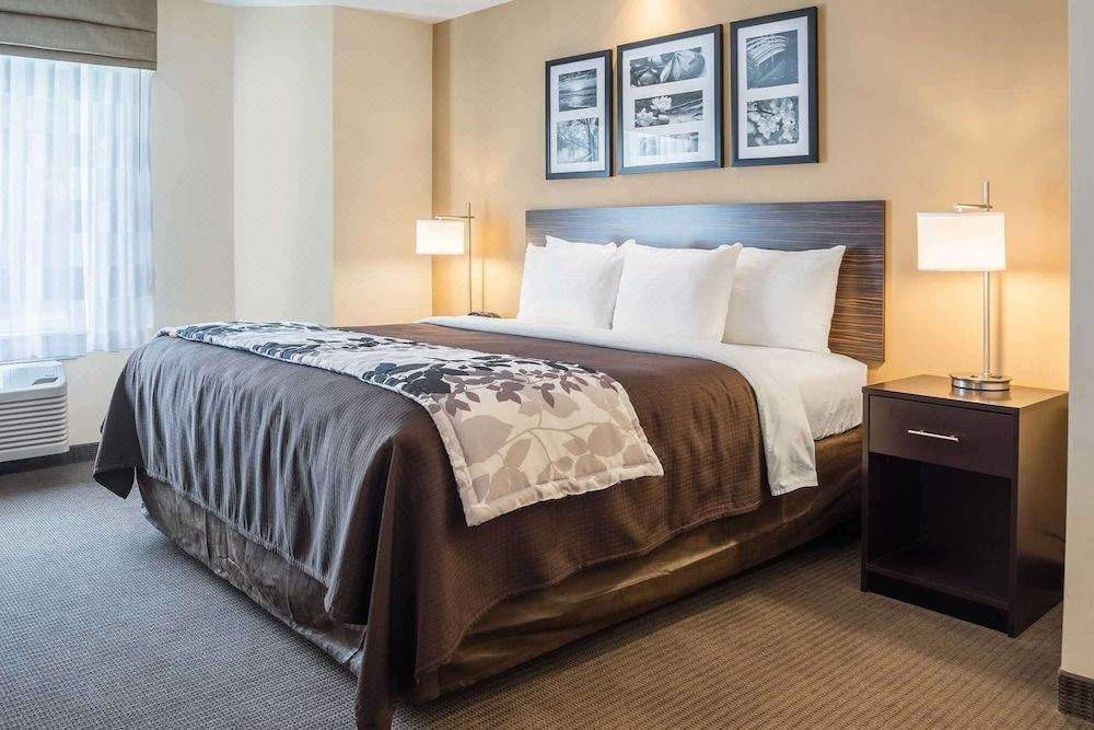 Photo of Bedroom in Mountain View District