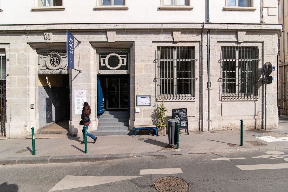 Photo of Buildings in Griffon - Royale